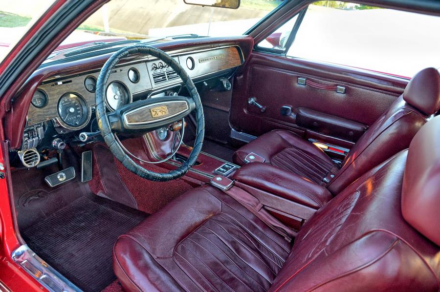 Интерьер Mercury Cougar XR-7 G 1968 года  (фото 4 из 15)